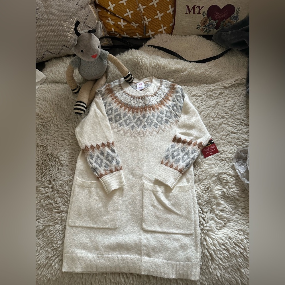 Girls christmas sweater dress creme grey brown. New Size 4/5 XXS very soft